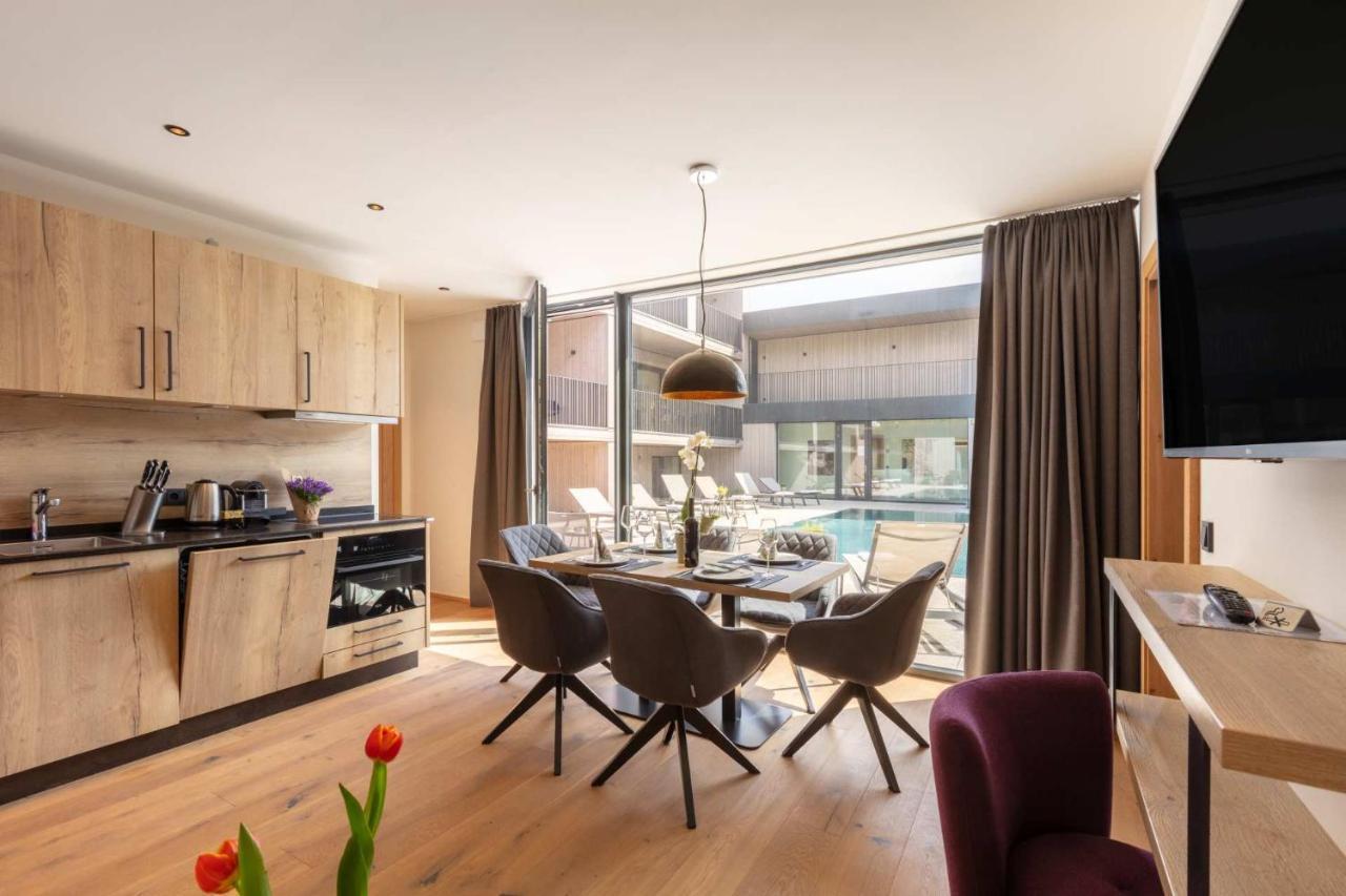Emma Deluxe Aparthotel Ganzjaehrig Beheizter Aussenpool Piesendorf Bagian luar foto