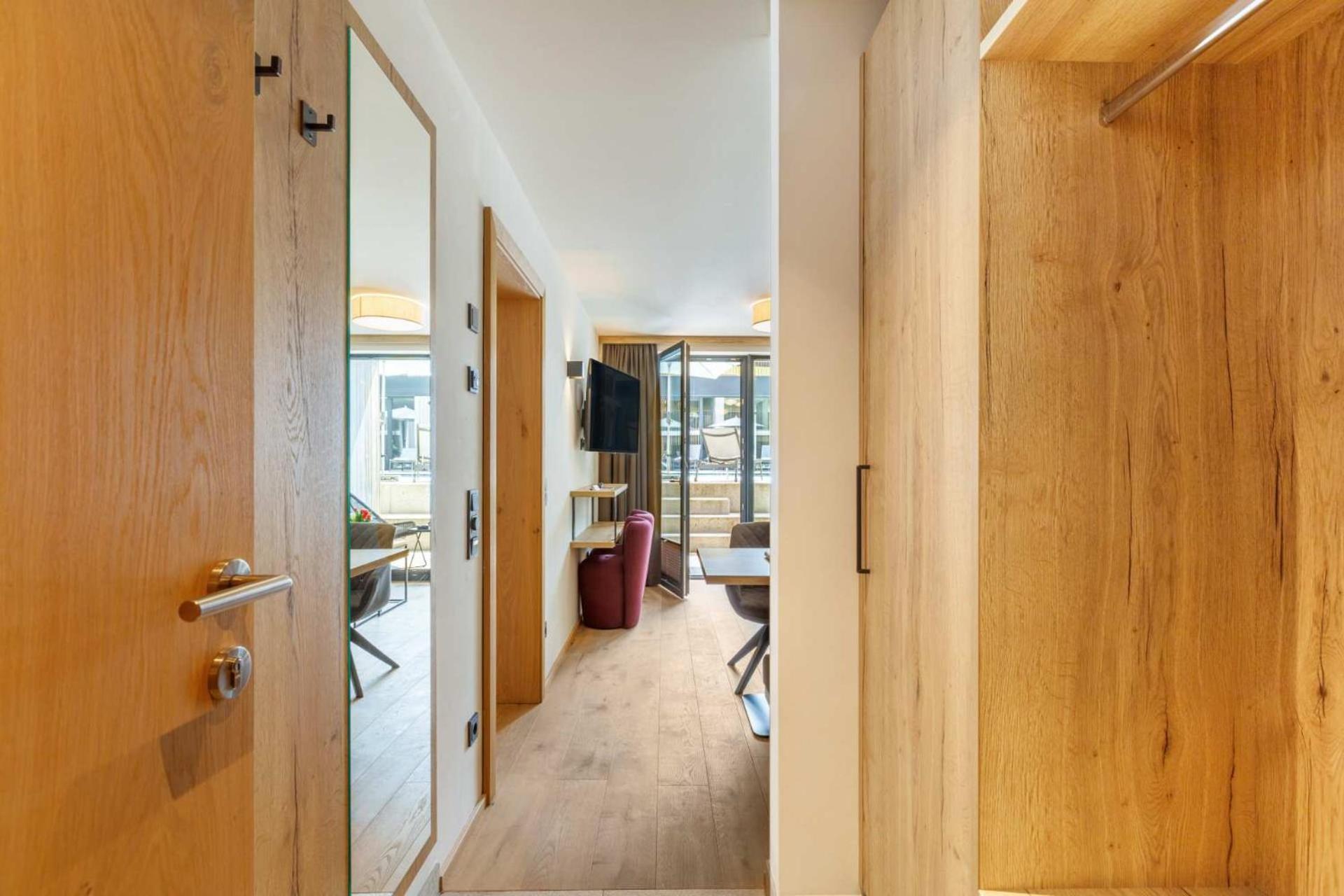 Emma Deluxe Aparthotel Ganzjaehrig Beheizter Aussenpool Piesendorf Ruang foto