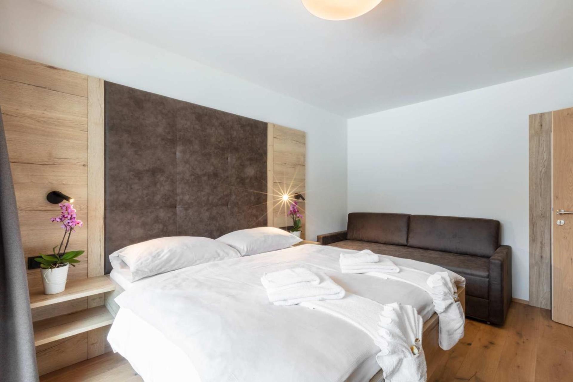 Emma Deluxe Aparthotel Ganzjaehrig Beheizter Aussenpool Piesendorf Ruang foto