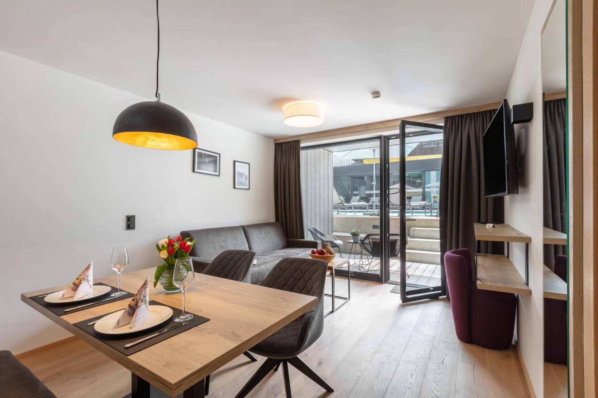 Emma Deluxe Aparthotel Ganzjaehrig Beheizter Aussenpool Piesendorf Ruang foto
